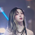 하루 차이로 <b>치열</b>하게 갈리고 있다는 여돌