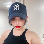 '활동 중단' <b>박봄</b>, 더 화려해진 근황 "기다리는가? 나도"