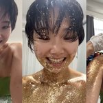 딸’ 손수아, 난리난 전신 금가루 화보 비하인드…‘<b>반짝</b>이 후유증’