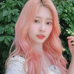 엄마가 김민주 사진 봤더니 갑자기 너가 좋아하지도 않으면서 이럼...