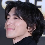 [포토]최정훈, 한지민도 반한 <b>턱선</b>
