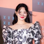 [T포토] 신민아 '김우빈과 <b>내달</b> 20일 결혼해요'