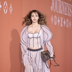 [댓글부탁해] [현장포토] "영하에도 시스루"...<b>리사</b>, 극한직업...