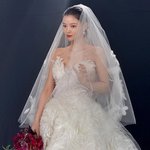 <b>마냥</b> 귀여울 줄만 알았던 여배우 웨딩드레스