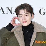 이종석, ‘아이유’ 향한 첫눈 속 볼하트 [포토엔<b>HD</b>]
