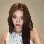 와 씨,,, 이거 진짜 <b>루카</b>였어? 그녀는 예쁘다