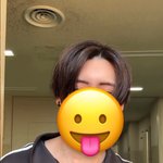 이 사람 <b>눈썹</b> 그린 걸까?