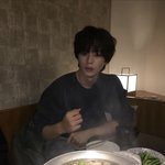 <b>육성재</b>는 더 어려진것 갘네