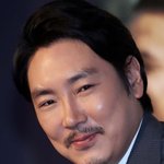 <b>전력</b> 들통난 조진웅, 배우 은퇴 선언 "모든 활동 중단"(종합)