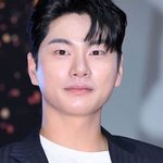 이이경, <b>AAA</b> 수상소감서 '유재석 패싱'... 사생활 폭로자에...