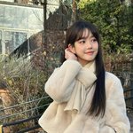 처형' 이유비, 3개월 만에 <b>SNS</b> 업로드…장원영 닮은꼴로 '급변'