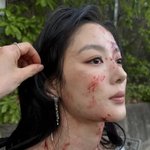 김유정, 피투성이 얼굴 근황 알렸다…"너무 <b>고생</b>했다"