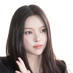 [드루와] [현장포토] "짙은 예쁨"…<b>윤아</b>, 조각 미녀