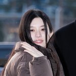 [드루와] [현장포토] "돌아보면 청순미녀"…<b>민주</b>, 첫사랑 미모