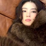 한소희, 누워서 찍어도 굴욕無... <b>매끈</b>한 피부 [IS하이컷]