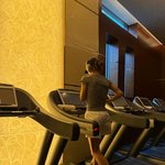 E.S 슈, 극세사 <b>팔다리</b>에 글래머..운동 셀프 인증 “인간됐슈”