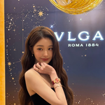 장원영, 온 몸 휘감은 명품 액세서리…'영앤<b>리치</b>' 그 자체