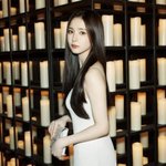 35세 신세경, 인형이라 해도 믿겠어…<b>국위</b>선양 급 압도적 비주얼...