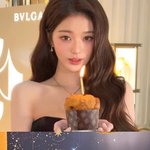 아이브 장원영, 화려한 연말원영..명품보다 빛나는 미모