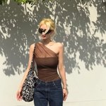 전<b>소미</b>, 한겨울에 시스루 오프숄더..이국적인 비주얼