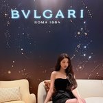 장원영, 다리 길이가 얼마야? '<b>소두</b>+긴 기럭지' 넘사벽 비율