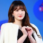 '최민환과 이혼' <b>율희</b> "심리적으로 힘든 시간, DM 보고 눈물...