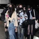 출국하는 하츠투하츠 [포토엔<b>HD</b>]