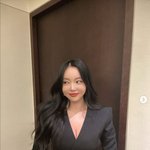 홍진영, 볼 때마다 달라진다..올블랙+<b>흑발</b>로 확 바꾼 비주얼