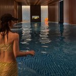 이주빈, 비키니 입고 개미허리 자랑..청순한 <b>뒤태</b>