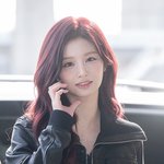 [드루와] [현장포토] "<b>설탕</b> 뿌렸네"…설윤, 달달한 애교