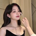 “와, 또 예뻐졌네”…이유비, 아이돌 뺨치는 미모 [<b>SNS</b>]