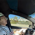 '이다해' <b>세븐</b>, 美서 손 떼고 운전하는 여유.."테슬라 많이...