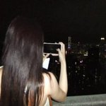 [댓글부탁해] 트와이스 <b>쯔위</b>, 옷 안 입고 사진 찍었나? 착시 일으키는...