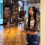 문가영, 크롭티 입고 복근 자랑..<b>개미</b>허리 종결자