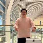 2주 만에 커플티 입고 신혼여행…"<b>밤새</b> 잠 설쳐" [해시태그]