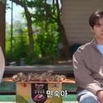 분명 히어로물인데 이런 <b>대사</b>하는 거 처음 봄