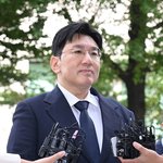 방시혁 부정거래 혐의 수사 마무리 단계 “구속<b>영장</b> 여부 검토중”