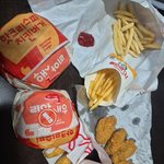 [댓글부탁해] 여자 혼자 이 정도 먹고 <b>후식</b>으로 라면 하나 먹으면...