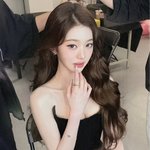 장원영, 의외의 볼륨감…<b>튜브탑</b> 드레스도 '찰떡'