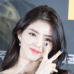 [현장포토] "브이 아닌 <b>와이</b>"…한소희, 재치만점 깨알홍보