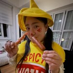  산타 분장한 <b>피오</b>와 연말 술파티 “1년 피로가 싹 내려가잖아”