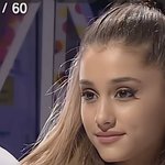 새삼 <b>아리아</b>나 얼굴살 많이 빠졌네