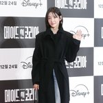 [ET포토] 박지현, '핏한 롱코트에 <b>청바지</b>'