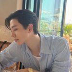 이준호, 셔츠 <b>소매</b> 걷고 번쩍번쩍 황금 시계 자랑…어른 남자 비주얼