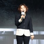 박경림, 제<b>발회</b> 패션은 '흑백'