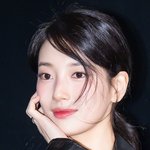 [현장포토] "꽃받침이, 옳다"…수지, <b>진리</b>의 꽃주얼