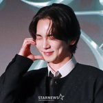 키, '주사이모' 사과 직전 팬사인회서 '하트' <b>발사</b> [스타이슈]