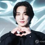 의혹 인정 당일 팬사인회서 밝은 미소…결국 비난 <b>세례</b>[스경X이슈]