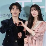 "14세 차·멜로 <b>장인</b>"…'만약에 우리', 구교환·문가영의 신선...