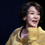 '1세대 연극 스타' 배우 윤석화 뇌종양 투병 중 <b>별세</b>